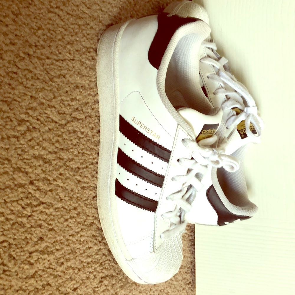 Women Adidas superstar size US 7